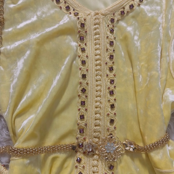 Elegant Moroccan Yellow short Keftan Tunic with Gold Accents - Picture 6 of 7